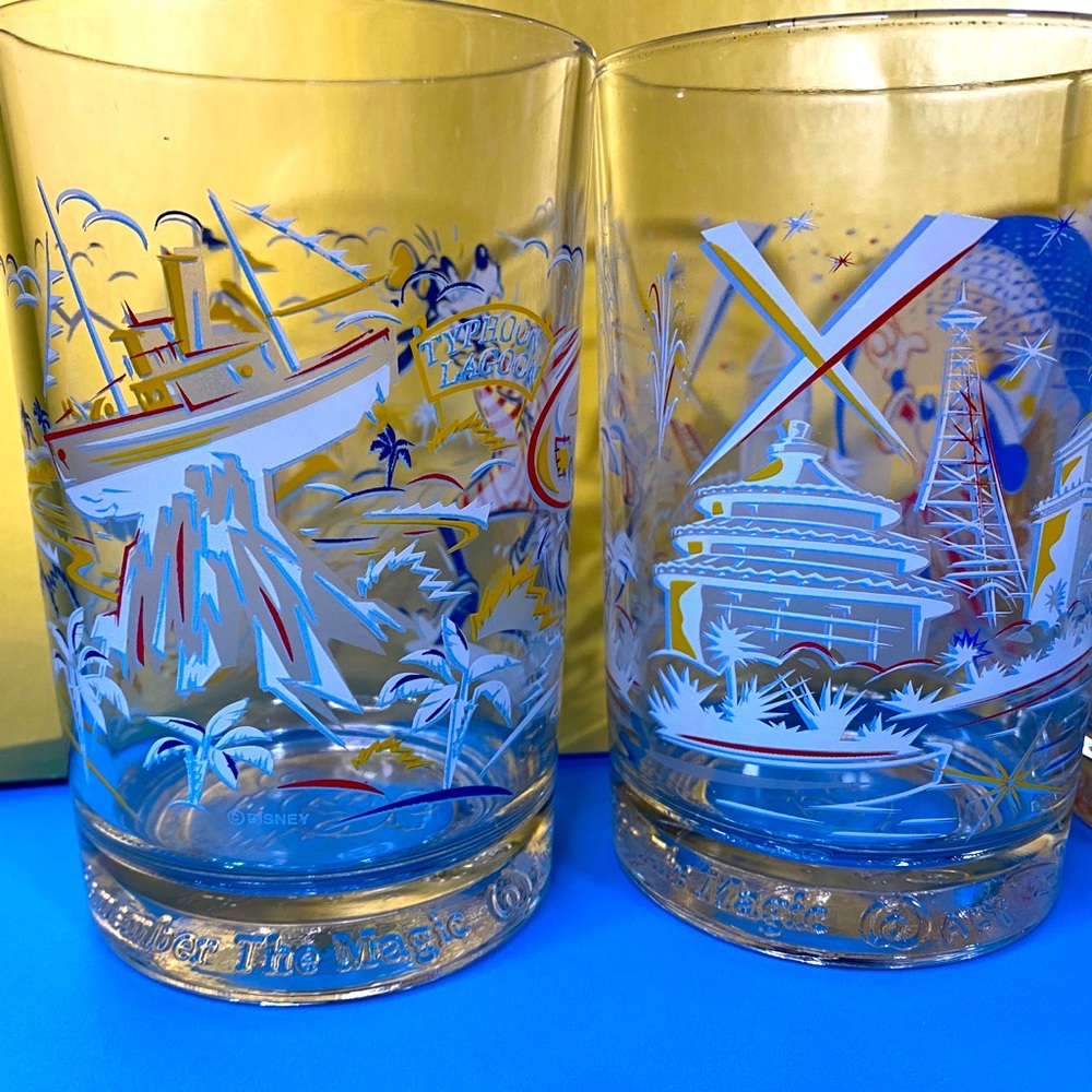 WALT DISNEY WORLD ANNIVERSARY 25th REMEMBER THE MAGIC (4) GLASSES MCDONALD’S - Picture 8 of 14